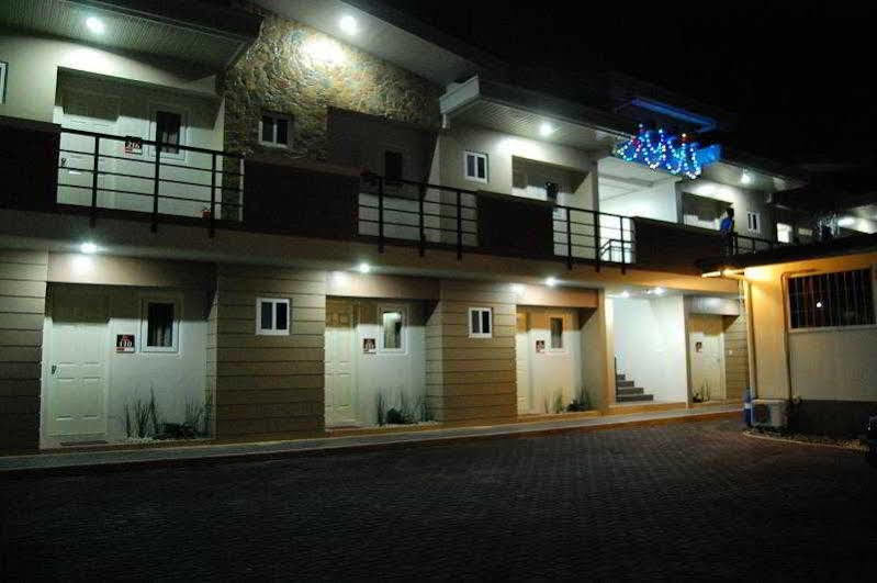 Rumi Apartelle Hotel Angeles Exterior foto